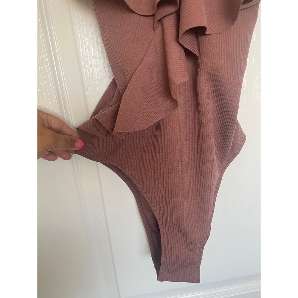 Boutique one piece swimsuit - Picture 2 of 5